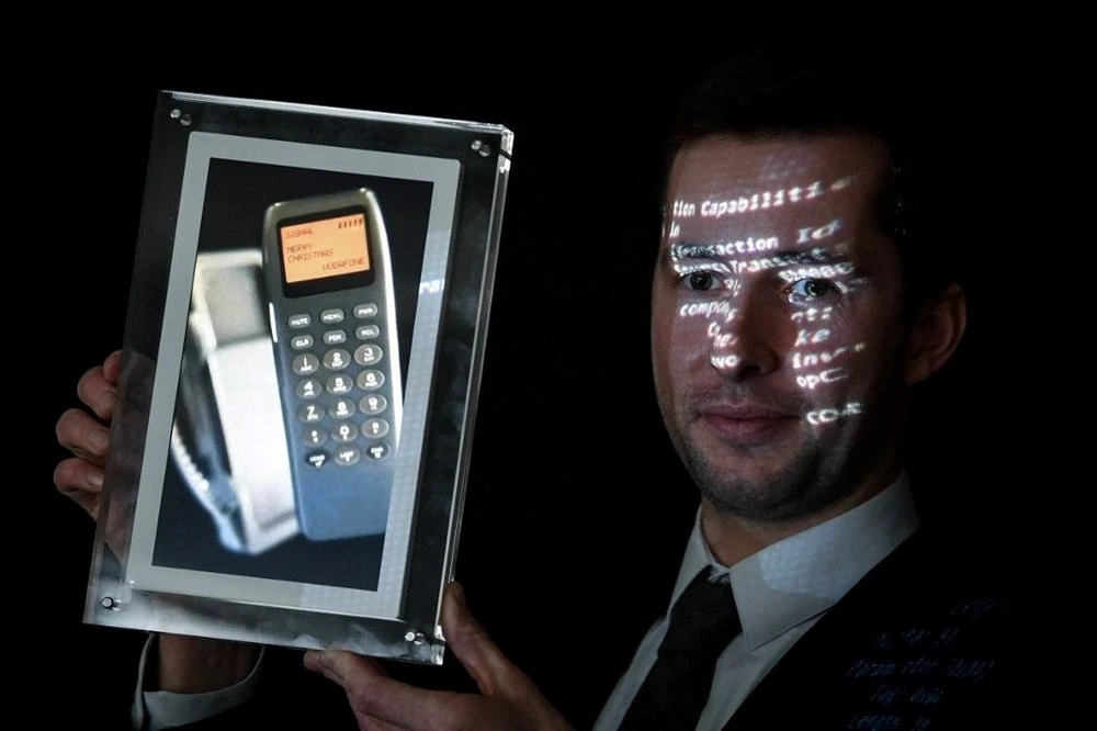 Dünyanın ilk kısa mesajı (SMS) NFT olarak satıldı! İlk kısa mesaj...